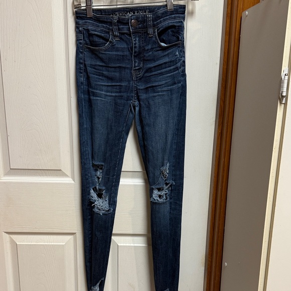 American Eagle Outfitters Denim - American Eagle Outfitters Women's Dark Wash Ripped Skinny Jeans size 00